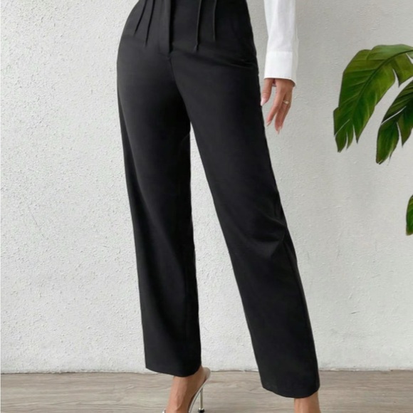 Elegant Black Women's Pants - Picture 3 of 5